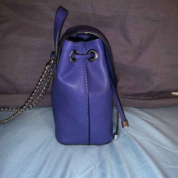 Guess Blue and Silver Crossbody Bag with Modern Design - Picture 5 of 7